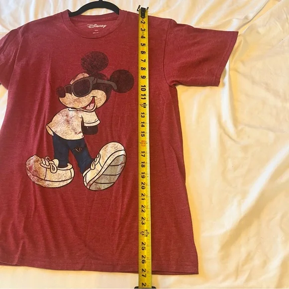 Disney Men Red Tee with Cool Mickey Mouse Graphic T-shirt - Picture 5 of 6